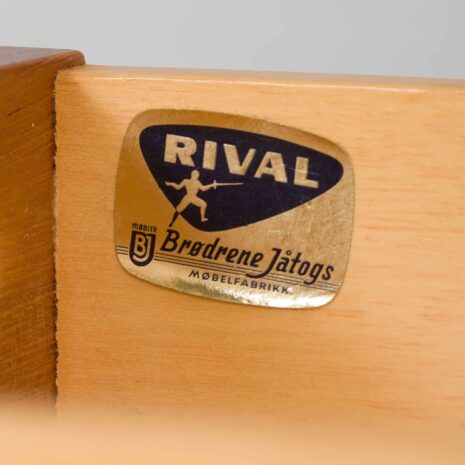 22128 Scandinavian mid century Rival one bay wall unit with drawers cabinet in teak by Kjael Riis for Brødrene Jåtog Møbelfabrikk UWAGA NIE MA U, U DO SESJI POŻYCZONE Z 21430-17 Scandinavian mid century Rival one bay wall unit with drawers cabinet in teak by Kjael Riis for Brodrene Jatog Mobelfabrikk UWAGA NIE MA U U DO SESJI POZYCZONE Z