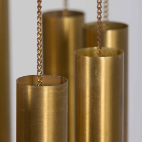 22146 Duży włoski żyrandol z mosiądzu ze szklanymi kloszami, 1970-14 Big Italian brass chandelier with glass sphere shades s