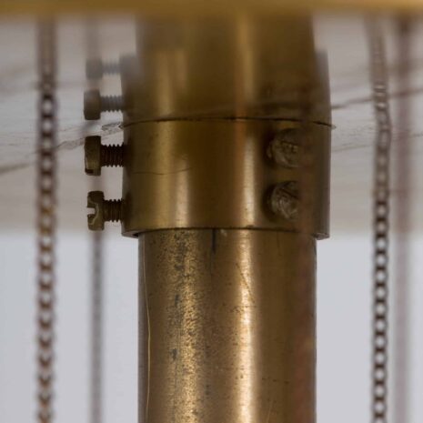 22146 Duży włoski żyrandol z mosiądzu ze szklanymi kloszami, lata 1970-9 Big Italian brass chandelier with glass sphere shades s