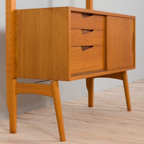 22185 Scandinavian mid century Rival one bay teak wall unit with glass cabinet by Kjael Riis for Brødrene Jåtog Møbelfabrikk-11 Scandinavian mid century Rival one bay teak wall unit with glass cabinet by Kjael Riis for Brodrene Jatog Mobelfabrikk