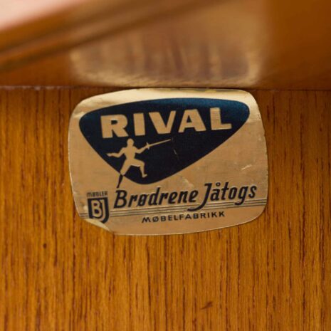 22185 Scandinavian mid century Rival one bay teak wall unit with glass cabinet by Kjael Riis for Brødrene Jåtog Møbelfabrikk-16 Scandinavian mid century Rival one bay teak wall unit with glass cabinet by Kjael Riis for Brodrene Jatog Mobelfabrikk