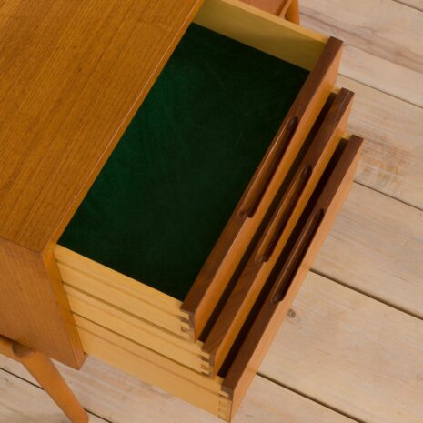 22185 Scandinavian mid century Rival one bay teak wall unit with glass cabinet by Kjael Riis for Brødrene Jåtog Møbelfabrikk-18 Scandinavian mid century Rival one bay teak wall unit with glass cabinet by Kjael Riis for Brodrene Jatog Mobelfabrikk