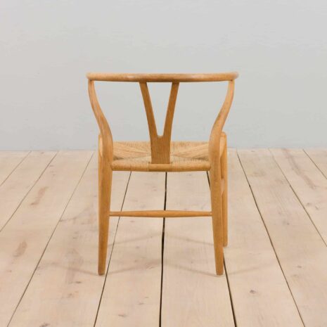 22201 Set of 6 Hans Wegner oak Wishbone chairs-15 Set of Hans Wegner oak Wishbone chairs