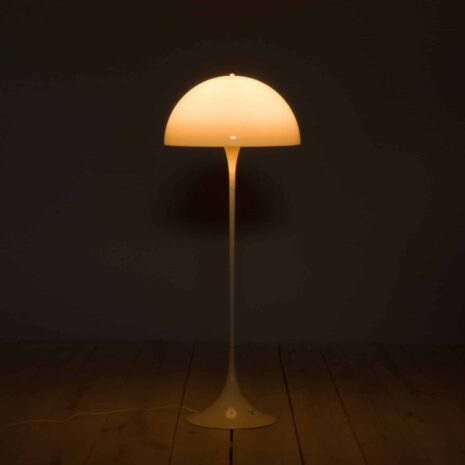 22202 lampa Louis poulsen grzyb Zmienić kable z tej starej.-3 lampa Louis poulsen grzyb Zmienic kable z tej starej