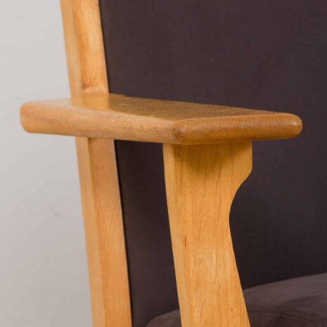 22213 Pair of oak GE 181 Hans Wegner easy lounge chairs in original upholstery, Denmark, 1970s-19 Pair of oak GE Hans Wegner easy lounge chairs in original upholstery Denmark s