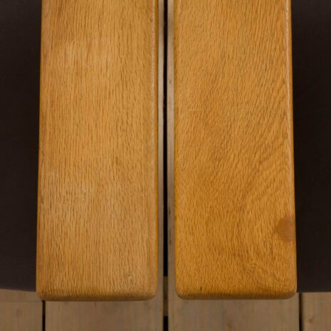 22213 Pair of oak GE 181 Hans Wegner easy lounge chairs in original upholstery, Denmark, 1970s-6 Pair of oak GE Hans Wegner easy lounge chairs in original upholstery Denmark s