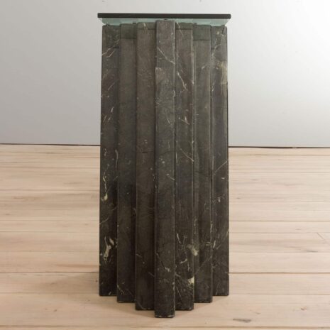 22219 Stolik konsolowy z marmuru i szkła w stylu Carlo Scarpa, Cattelan, Włochy, lata 70. XX wieku-10 Marble and glass console table in the style of Carlo Scarpa Cattelan Italy s