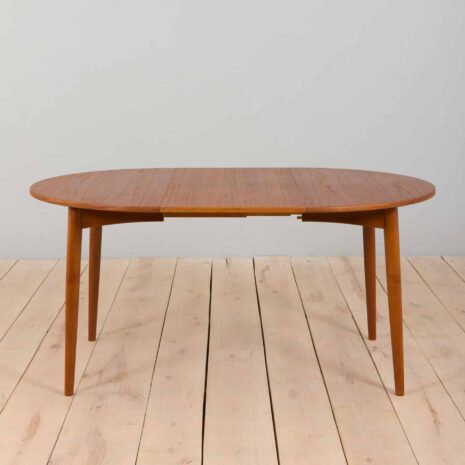 22137 Round Danish Table in teak with one extra leaf -1 Round Danish Table in teak with one extra leaf