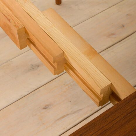 22137 Round Danish Table in teak with one extra leaf -9 Round Danish Table in teak with one extra leaf