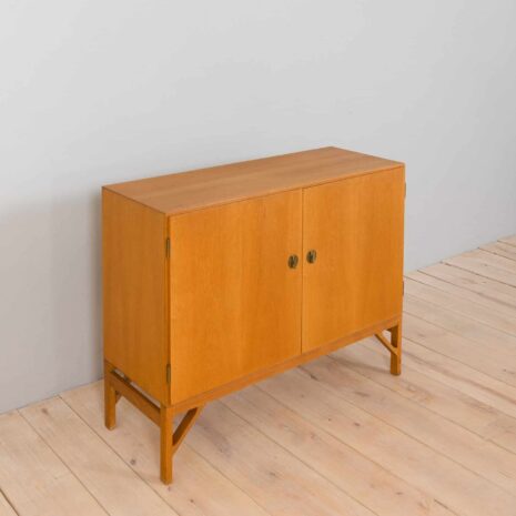 22228 Vaisselier en chêne de Børge Mogensen pour FDB Model 232, Danemark, années 1960-6 Oak China Cabinet by Borge Mogensen for FDB Model Denmark s