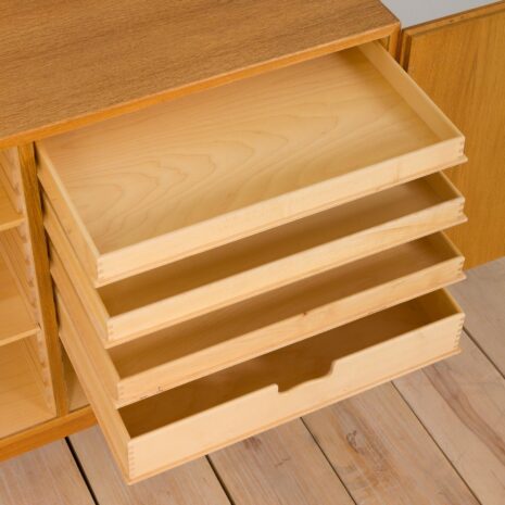 22228 Vaisselier en chêne de Børge Mogensen pour FDB Model 232, Danemark, années 1960-8 Oak China Cabinet by Borge Mogensen for FDB Model Denmark s