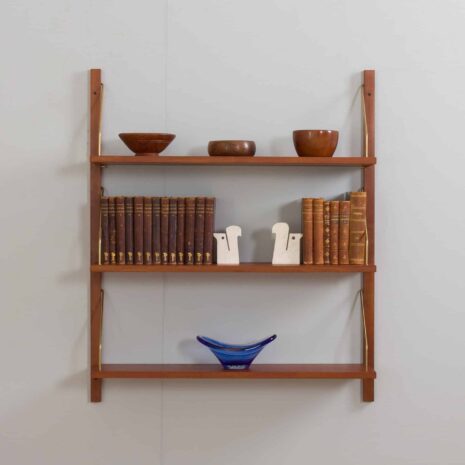 22238 three shelves in teak sorensen cadovius style - 5 zestawów z kijami-1 three shelves in teak sorensen cadovius style zestawow z kijami