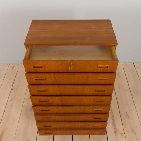 22253 Vintage Danish teak dresser tallboy, Mid Century chest of 8 drawers, 1960s-10 Vintage Danish teak dresser tallboy Mid Century chest of drawers s