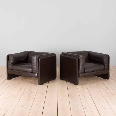 22273 Pelle Frau Canapé Le Capanelle 3 places et 2 fauteuils club lounge en cuir par Tito Agnoli pour Poltrona Frau, Italie, années 1980 - 2-3 Pelle Frau Leather seater Le Capanelle sofa and lounge club chairs by Tito Agnoli for Poltrona Frau Italy s