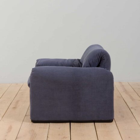 22208 Maralunga lounge set curvy sofa with armchair Vico Magistretti, Cassina, 1980s -2-8 Maralunga lounge set curvy sofa with armchair Vico Magistretti Cassina s