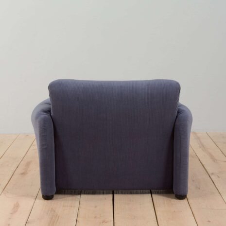 22208 Maralunga lounge set curvy sofa with armchair Vico Magistretti, Cassina, 1980s -2-9 Maralunga lounge set curvy sofa with armchair Vico Magistretti Cassina s