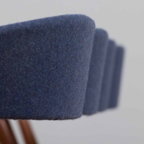 22212 Ensemble de 4 chaises de salle à manger en teck danois du milieu du siècle dernier, rembourrées, par Th. Harlev pour FARSTRUP MØBLER, 1950-16 Set of reupholstered mid century Danish teak dining chairs by Th