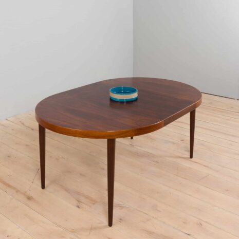 22278 Kai Kristiansen okrągły stół z drewna różanego z 2 skrzydłami, Dania, lata 1960-1 Kai Kristiansen rosewood round extension table with leaves denmark s