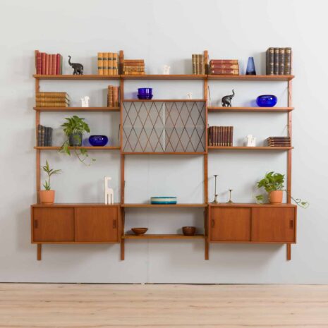 22317 Three bay modular teak wall unit w. 3 cabinets and 9 shelves in CADO Cadovius style, Denmark 1960s-1 Three bay modular teak wall unit w