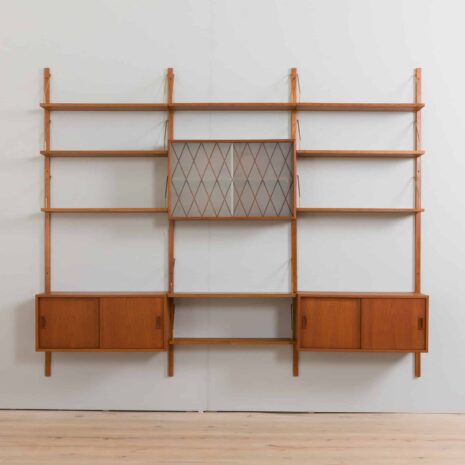 22317 Three bay modular teak wall unit w. 3 cabinets and 9 shelves in CADO Cadovius style, Denmark 1960s-3 Three bay modular teak wall unit w