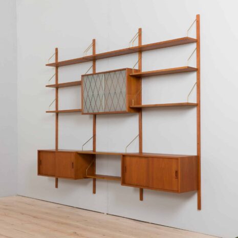 22317 Three bay modular teak wall unit w. 3 cabinets and 9 shelves in CADO Cadovius style, Denmark 1960s-6 Three bay modular teak wall unit w