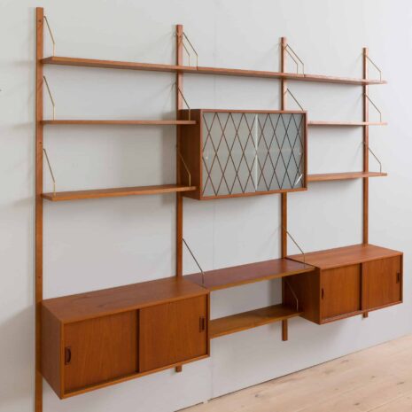 22317 Three bay modular teak wall unit w. 3 cabinets and 9 shelves in CADO Cadovius style, Denmark 1960s-9 Three bay modular teak wall unit w