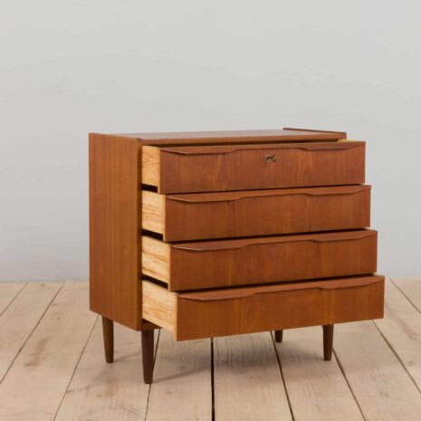 22248 Danish Dresser small teak chest of drawers, 1960s-1 Danish Dresser small teak chest of drawers s