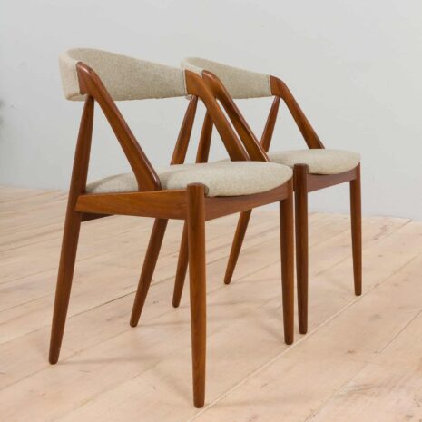 22302 a pair of teak chairs-14 a pair of teak chairs