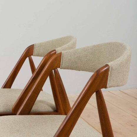 22302 a pair of teak chairs-15 a pair of teak chairs