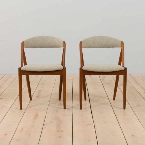 22302 a pair of teak chairs-2 a pair of teak chairs