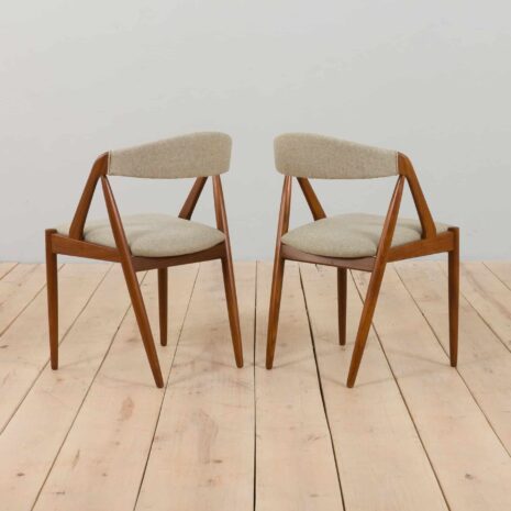 22302 a pair of teak chairs-5 a pair of teak chairs