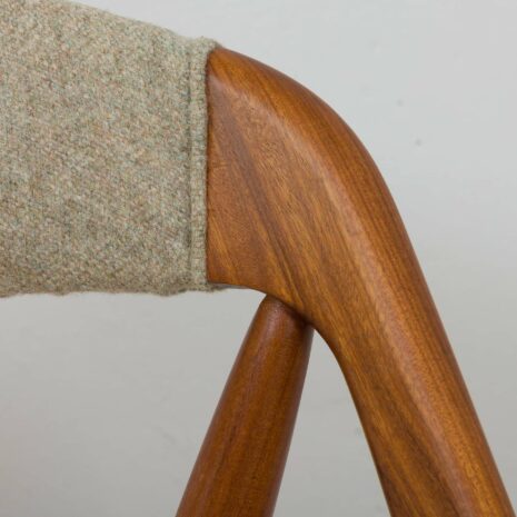 22302 a pair of teak chairs-9 a pair of teak chairs