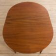 okrągły tekowy stół