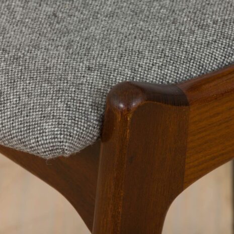 22298 set of four rosewood chairs by Vilhelm Jangesen-16 ensemble de quatre chaises en bois de rose de Vilhelm Jangesen