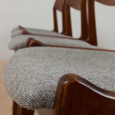 22298 set of four rosewood chairs by Vilhelm Jangesen-5 ensemble de quatre chaises en bois de rose de Vilhelm Jangesen