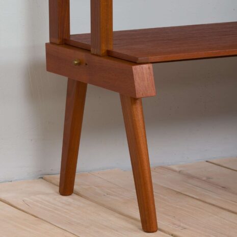 22350 Étagère murale scandinave autoportante en teck avec 4 armoires, Danemark, années 1960-15 Meuble suspendu scandinave vintage en teck étagères avec armoires Danemark s