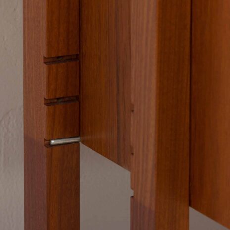 22350 Étagère murale autoportante scandinave en teck avec 4 armoires, Danemark, 1960-22 Meuble suspendu scandinave vintage en teck étagères avec armoires Danemark s