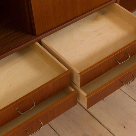 22350 Étagère murale autoportante scandinave en teck avec 4 armoires, Danemark, années 1960-9 Meuble suspendu scandinave vintage en teck étagères avec armoires Danemark s