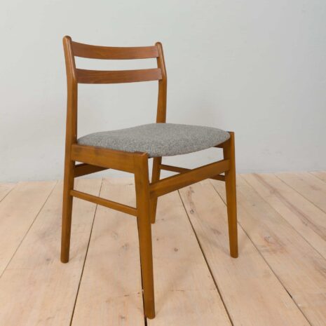 22301 Set of 4 reupholstered Danish dineing chairs in lacquered beech,1960s-10 Set of reupholstered Danish dineing chairs in lacquered beechs