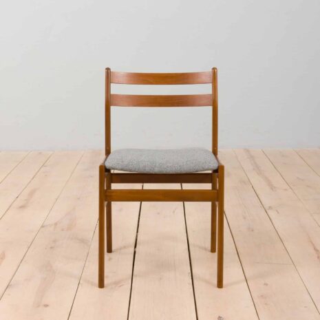 22301 Set of 4 reupholstered Danish dineing chairs in lacquered beech,1960s-4 Set of reupholstered Danish dineing chairs in lacquered beechs