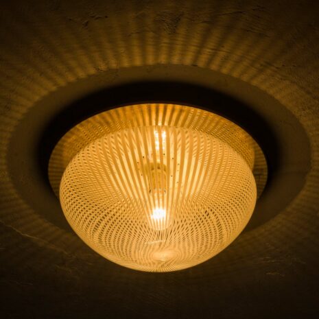 21138-Vintage-Italian-Ceiling-lamp-with-Murano-glass-swirl-shade-and-brass-base-7 Vintage Italian Ceiling lamp with Murano glass swirl shade and brass base scaled