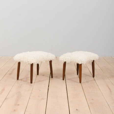 22381-tabouret de pied-1 footstool scaled