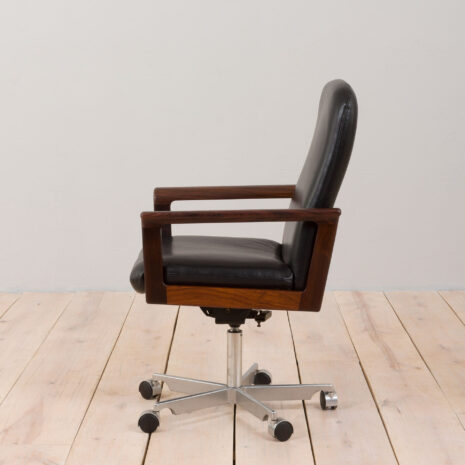 22403-Danish-Executive-Armchair-by-Erik-Kirkegaard-for-Hong-Stolefabrik-1960s-7 Danish Executive Armchair by Erik Kirkegaard for Hong Stolefabrik s scaled