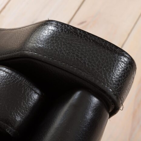 22416-Takashi-Okamura-and-Erik-Marquardsen.-Sofa-upholstered-in-black-leather-11 Takashi Okamura and Erik Marquardsen