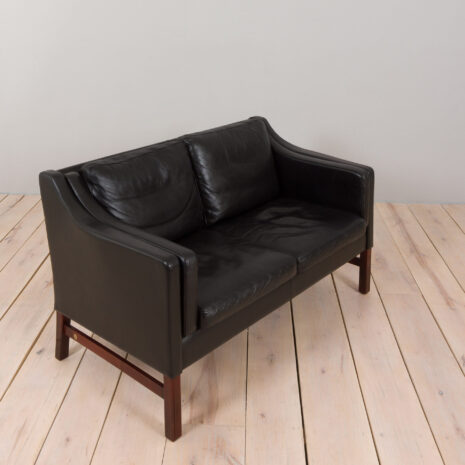22416-Takashi-Okamura-and-Erik-Marquardsen.-Sofa-upholstered-in-black-leather-12 Takashi Okamura and Erik Marquardsen