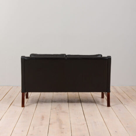 22416-Takashi-Okamura-and-Erik-Marquardsen.-Sofa-upholstered-in-black-leather-5 Takashi Okamura and Erik Marquardsen