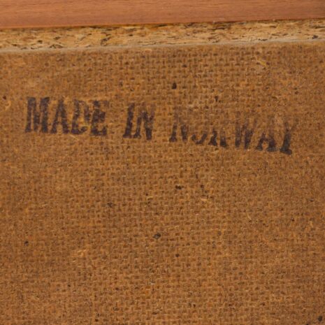 22423-ergo-wallunit-threebay-with-deskshelf-22 ergo wallunit threebay with deskshelf scaled