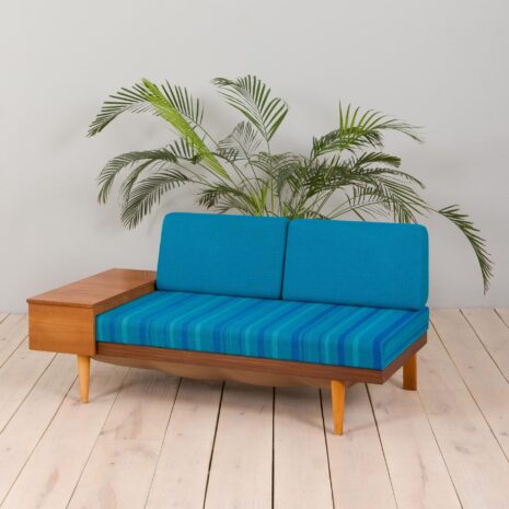 22453-blue-daybed-1 blue daybed scaled