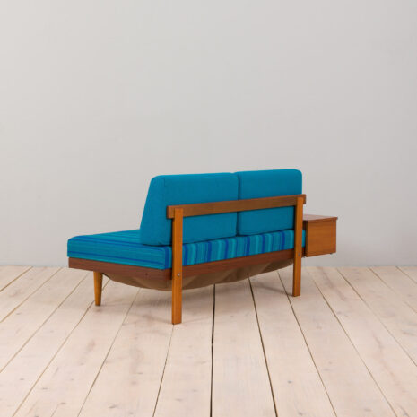 22453-blue-daybed-12 blue daybed scaled