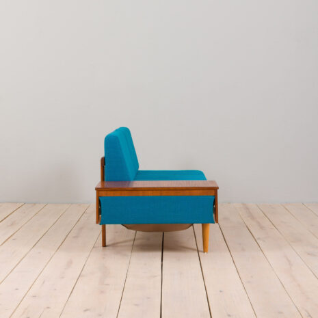 22453-blue-daybed-9 blue daybed scaled